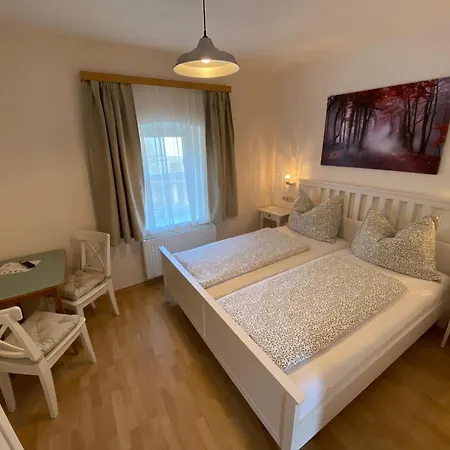 Fruehstueckspension Haus Ebersdorf Nocleg ze śniadaniem