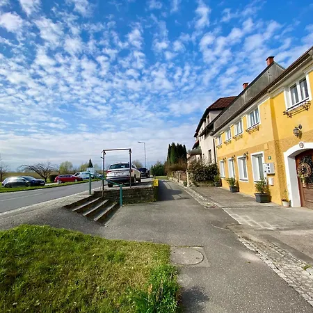 Nocleg ze śniadaniem Fruehstueckspension Haus Ebersdorf