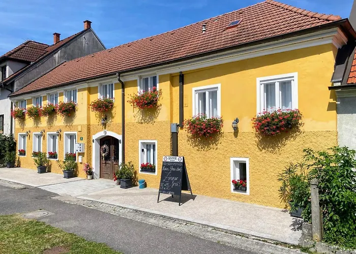 Fruhstuckspension Haus Ebersdorf 3*